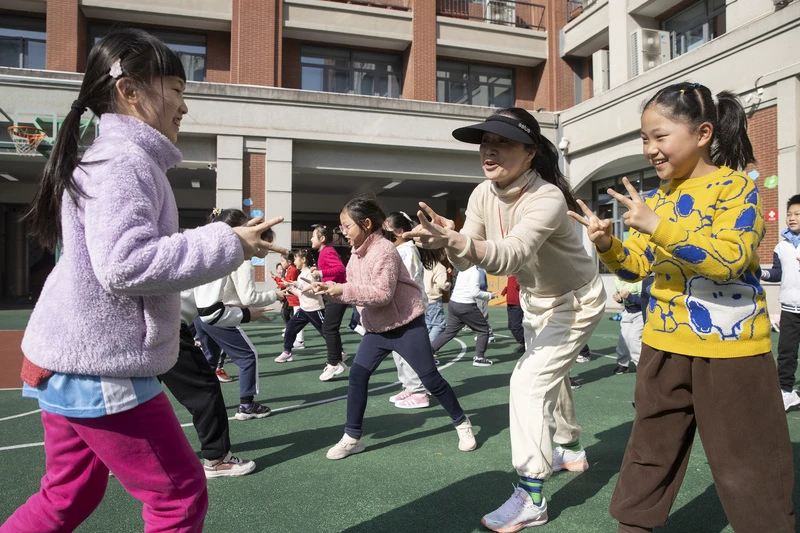 如何通过模拟比赛环境提升投篮表现_2